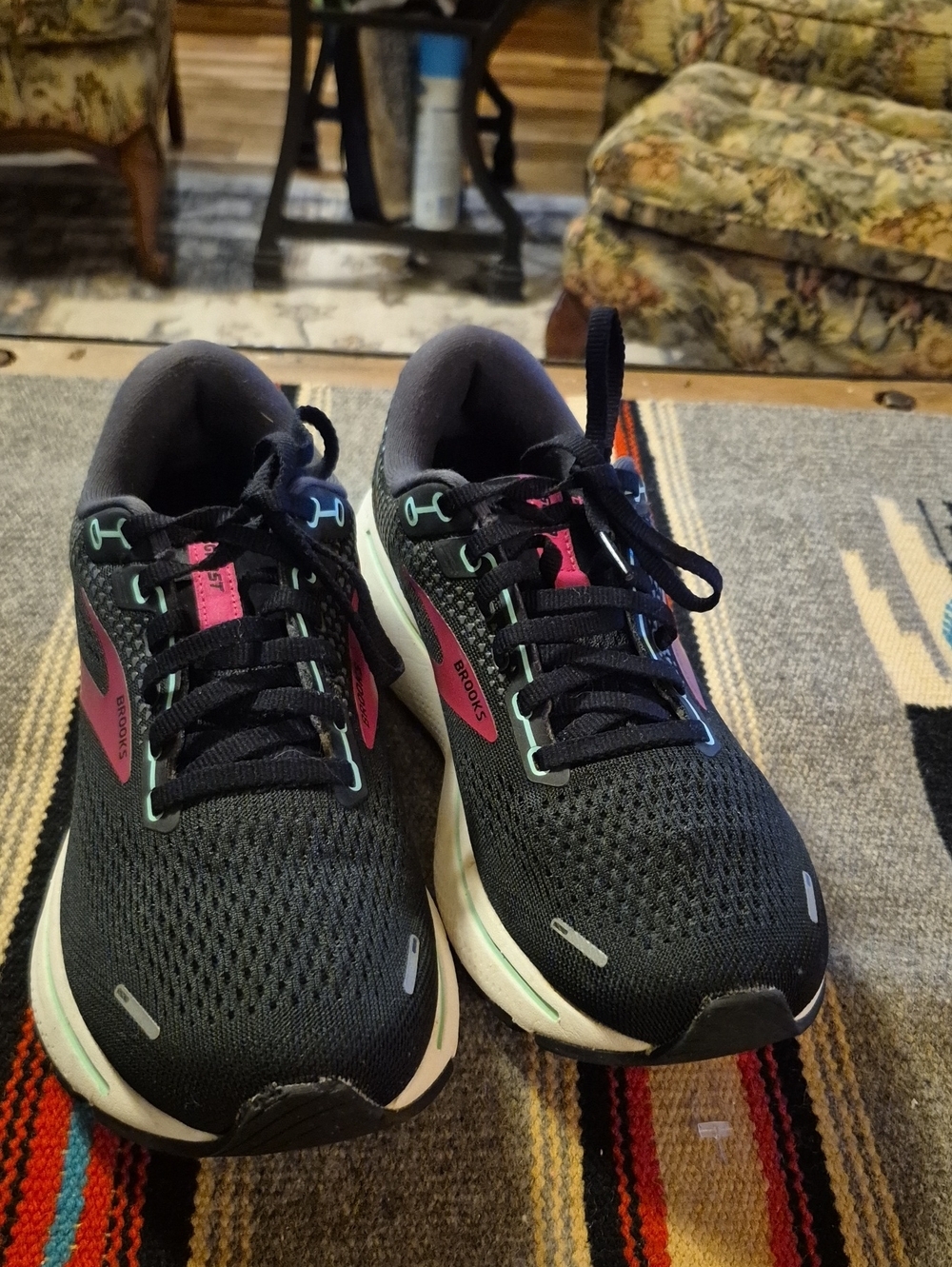 Brooks"Ghost14" Wmns Running Shoe in the "Black/Pink/YuccacolorwaySz9. (#1855Sh)